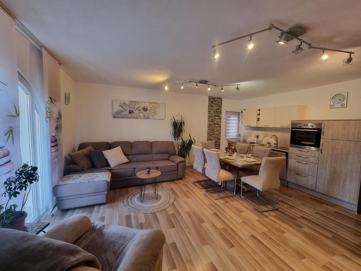 Apartment Niko Сень Екстер'єр фото