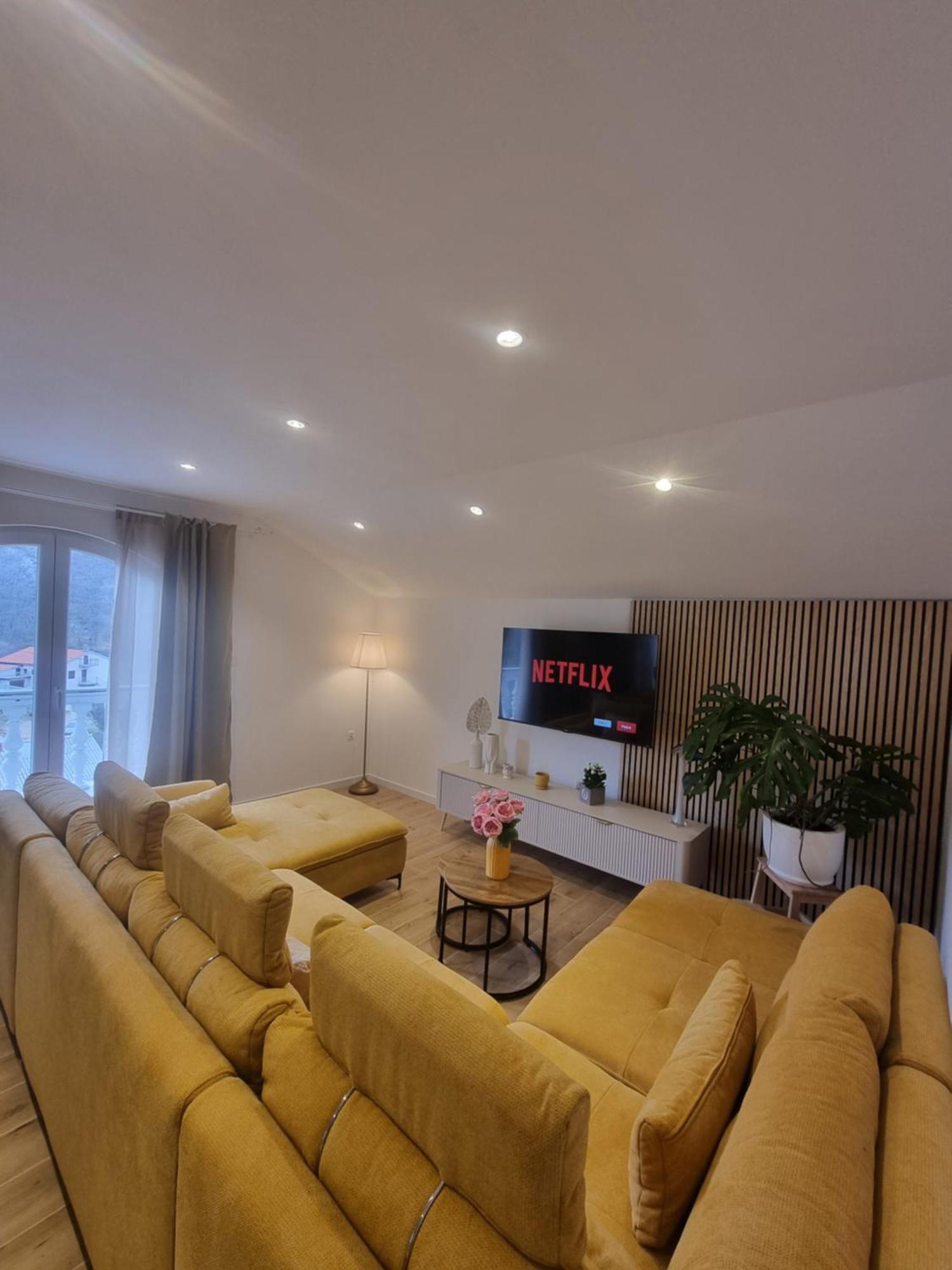 Apartment Niko Сень Екстер'єр фото